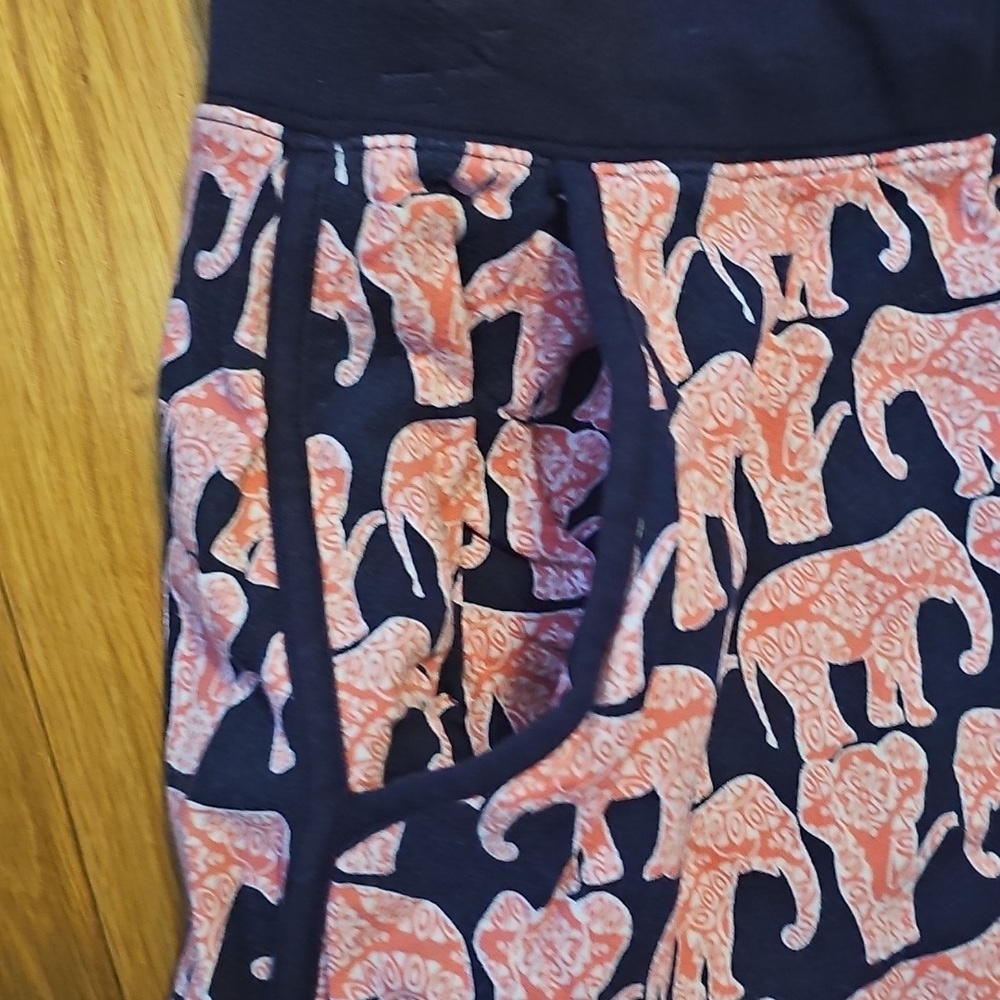 Crown & Ivy Navy and Pink Elephant Mini Skirt/skort - Picture 3 of 4